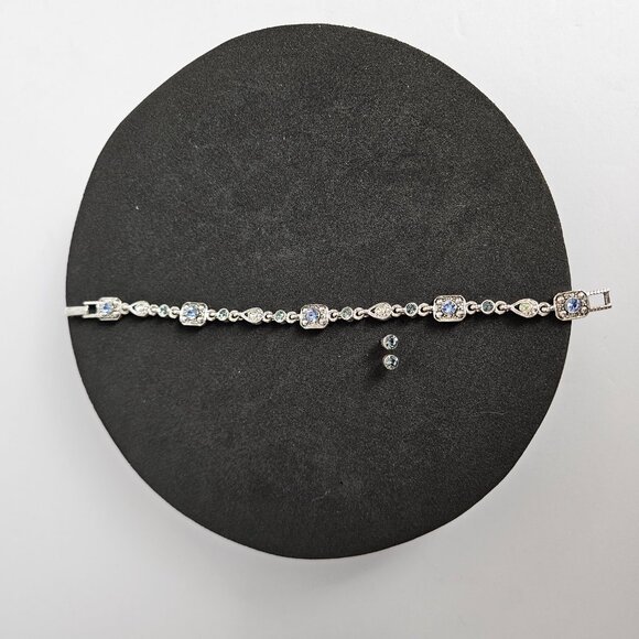 Vintage Style Trifari Bracelet & Stud Earrings Rare Gift Set Blue Stones 2000s - Picture 4 of 17